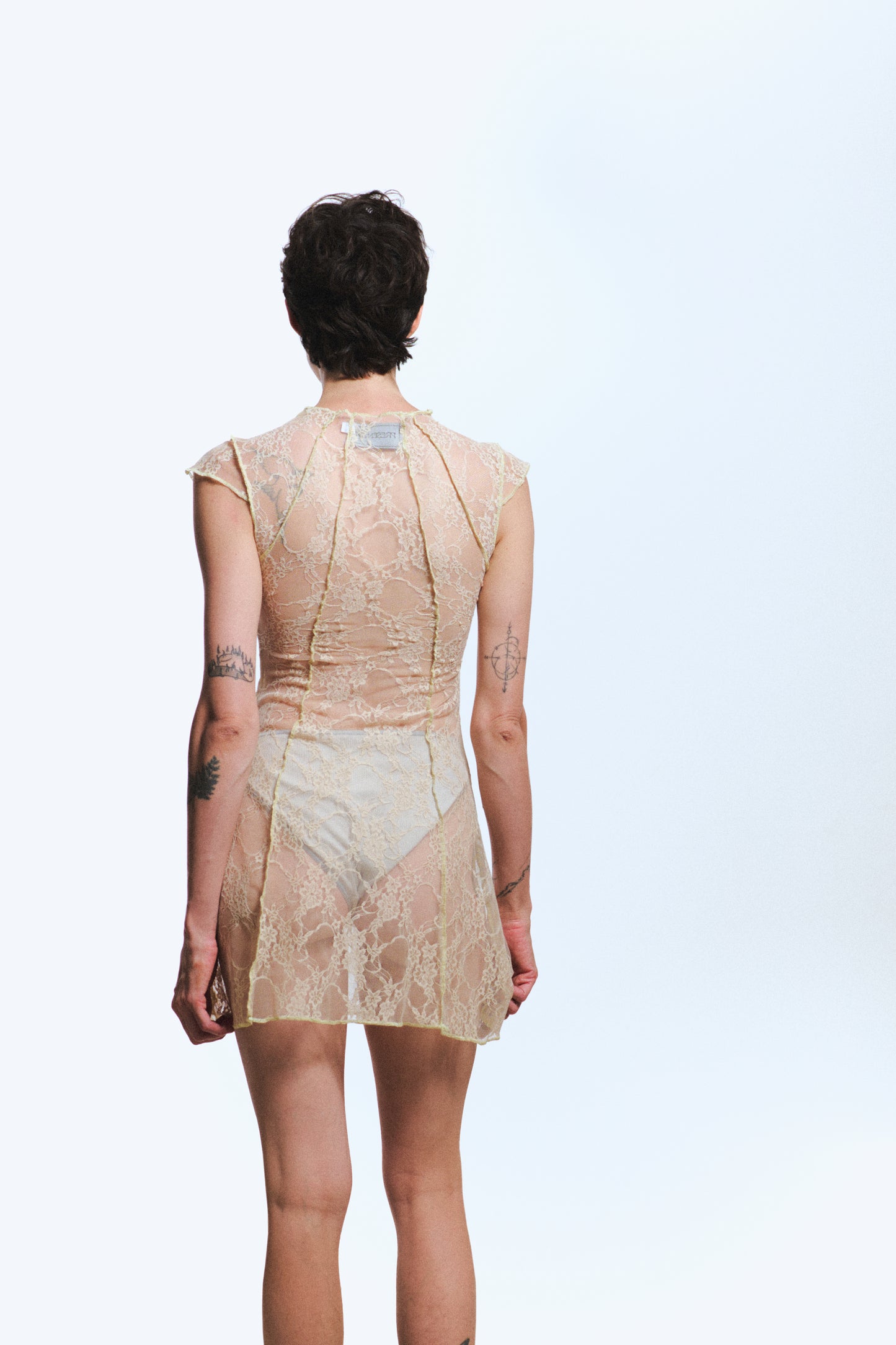 VESTIDO RESTOS ENCAJE / beige-champagne