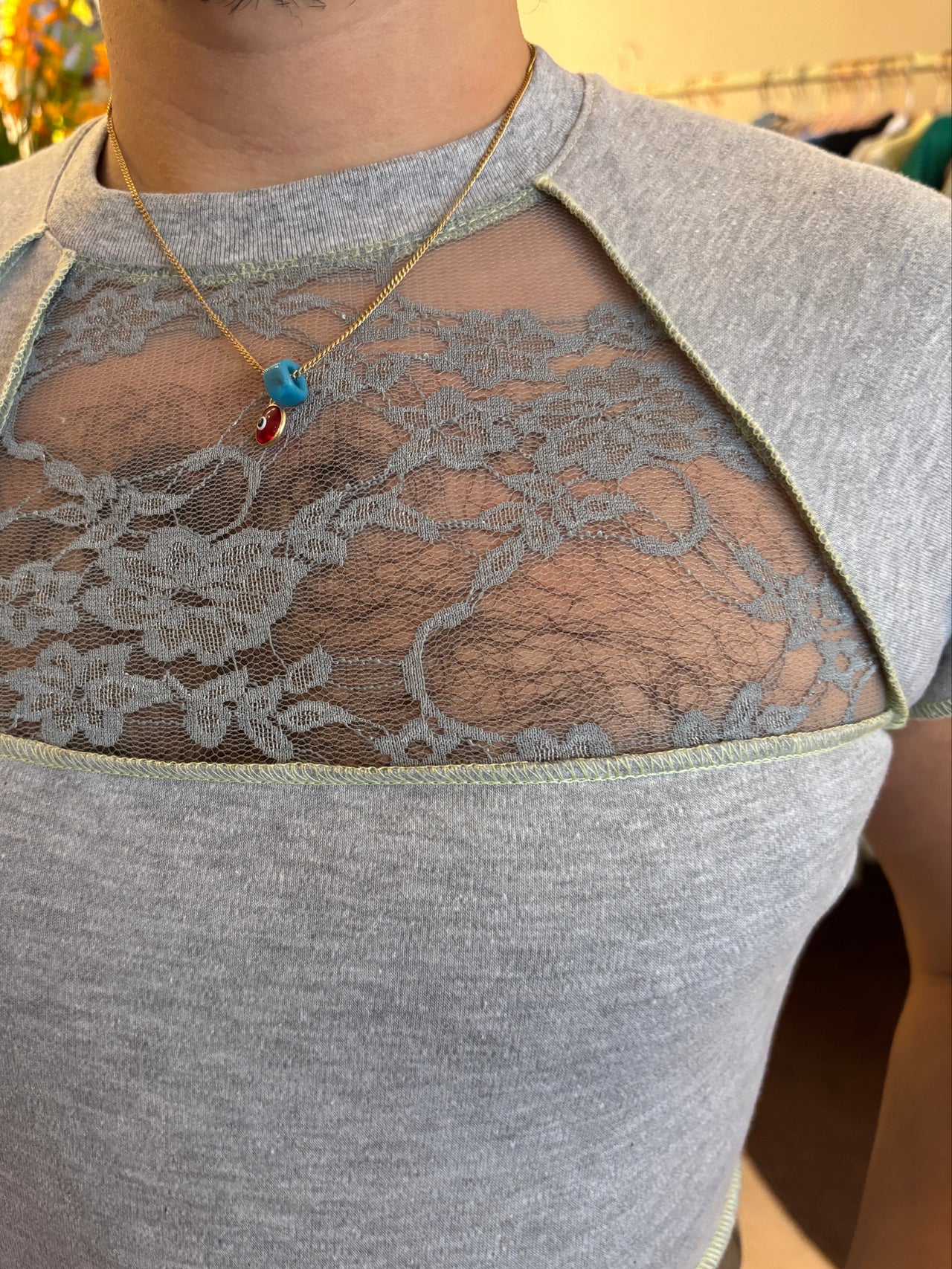 PARCHADO TOP / gris con encaje