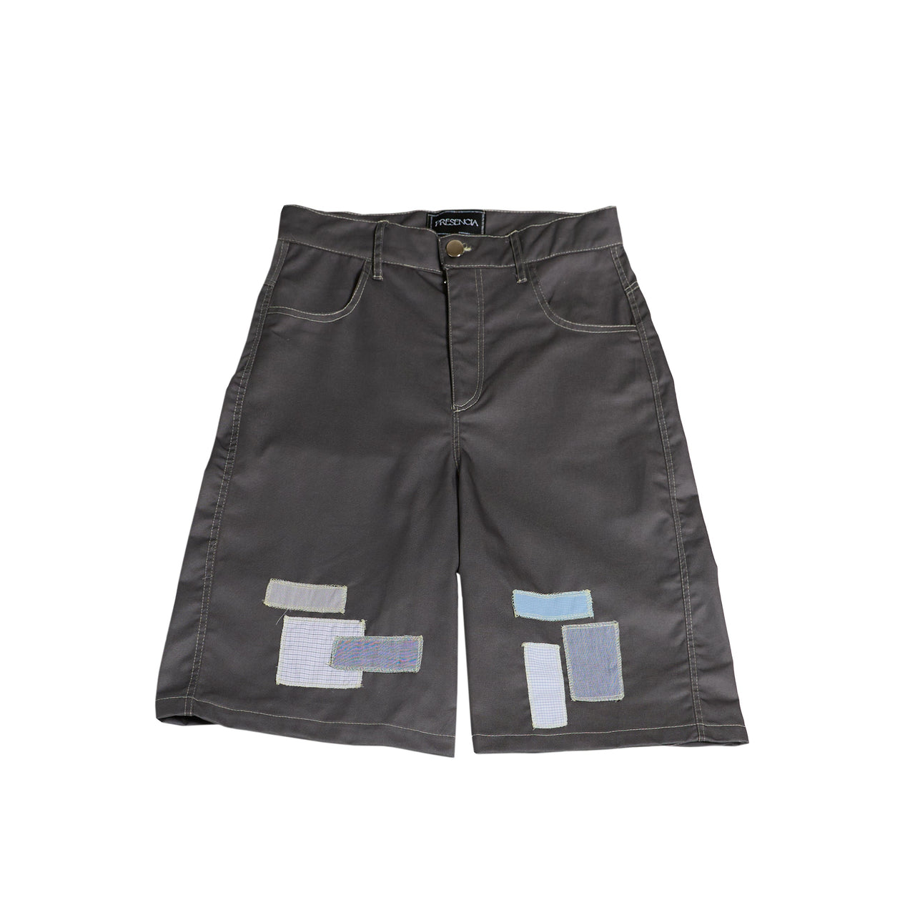 SHORTS LAAARGOS CON PARCHES / gris